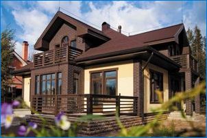 Kuidas maalida puidust maamaja maja väljaspool?